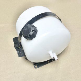 Бачок розширювальний КАМАЗ пластмасовий (з кронштейном) 5320-1311010/25/86 5320-1311010/25/86 фото