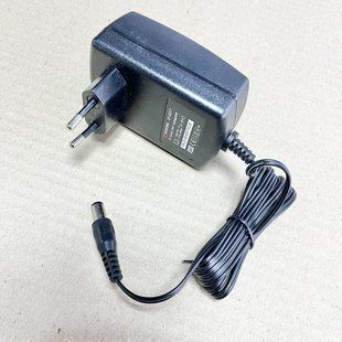 Устройство зарядное, 230 В~50 Гц, выходное напряжение/ток-21.5 В/1500 мА INTERTOOL DT-0317 DT-0317 фото